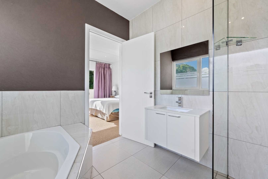 6 Bedroom Property for Sale in Claremont Upper Western Cape